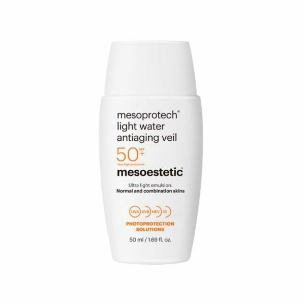 Profitez d'une protection solaire très élevée tout en maintenant l'hydratation naturelle de votre peau grâce à notre émulsion anti-âge ultra-légère. Formulée avec de l'acide hyaluronique de faible poids moléculaire, cette émulsion pénètre rapidement dans la peau pour la nourrir et améliorer son élasticité et sa fermeté. Sa texture légère et fraîche vous donnera une sensation de confort toute la journée.