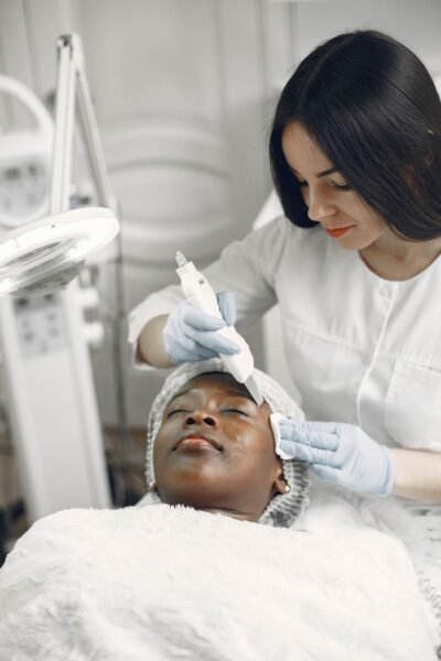 Soin Hydrafacial Bruxelles : nettoyage du visage par hydradermabrasion chez Esthétique Angelika